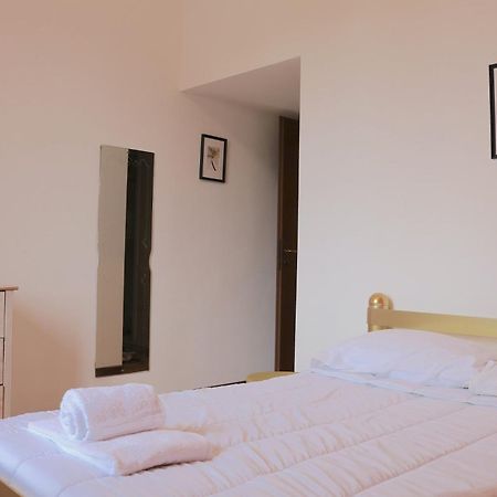 Le Residenze Della Poetessa Apartment Corsico Exterior photo